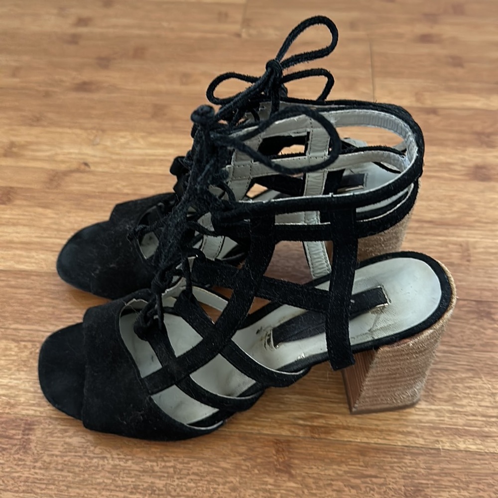 Suede Kensie strap up heels black size 6.5